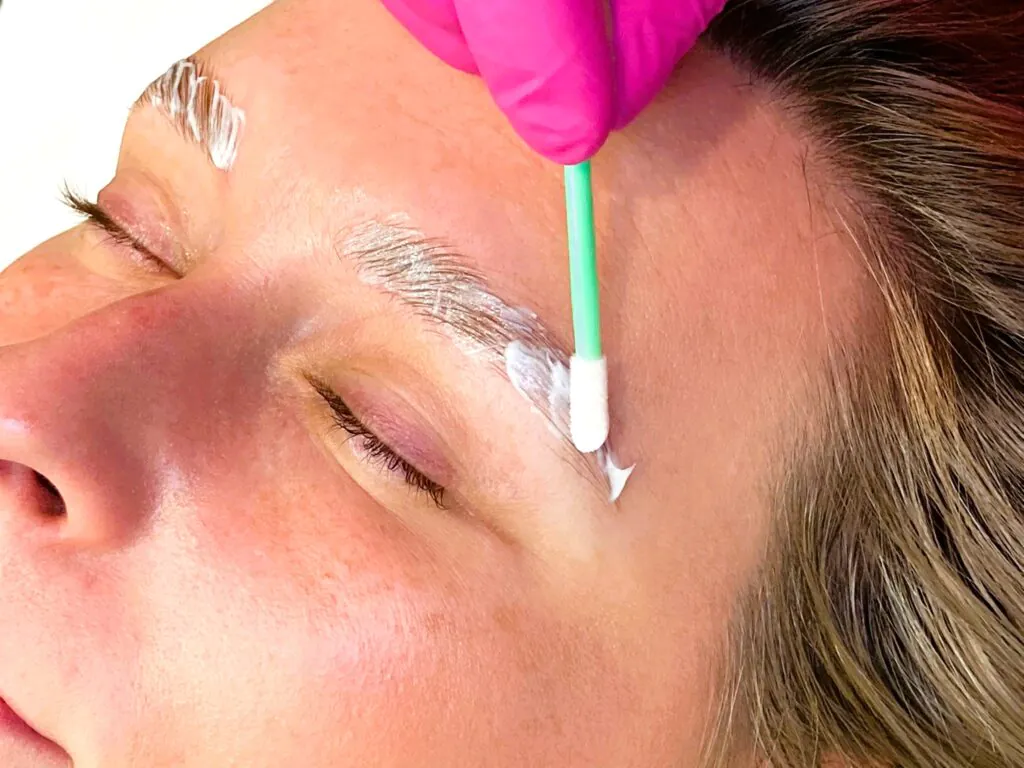 laminacja brwi Wrocław - wykonywanie zabiegu