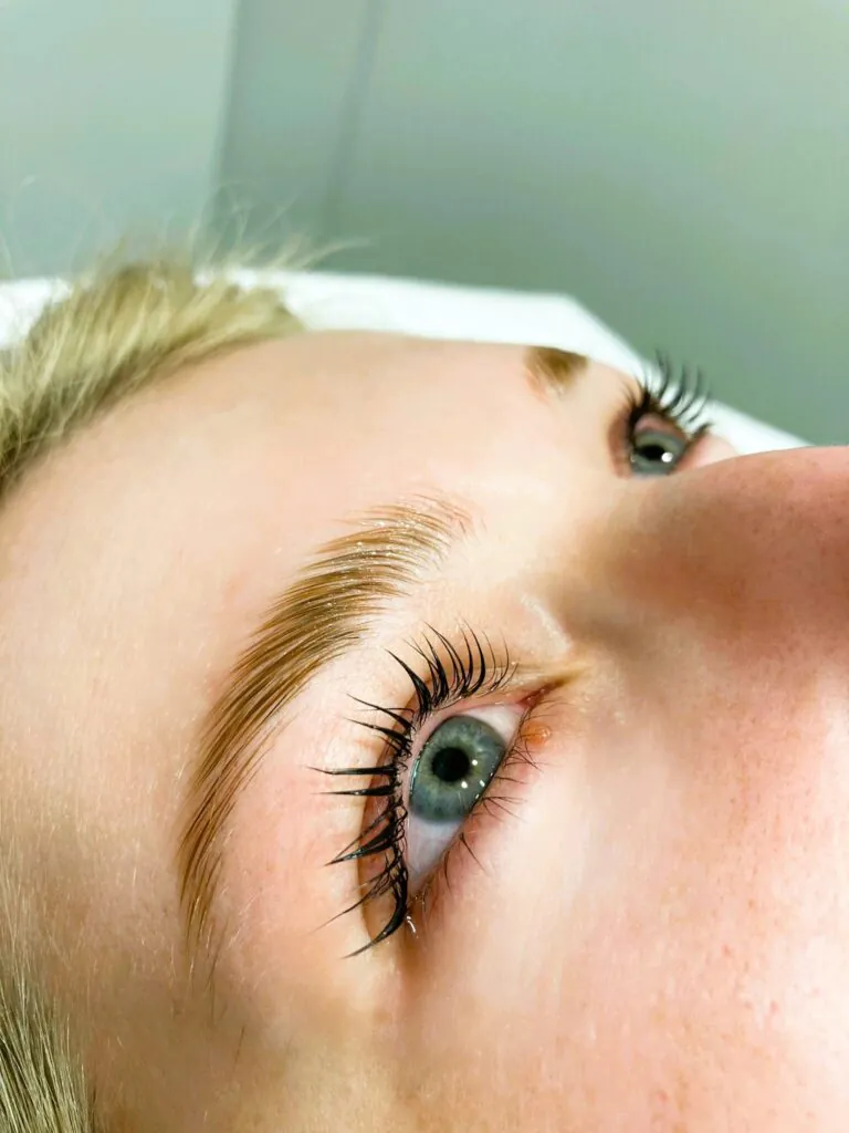 laminacja rzes-efekt