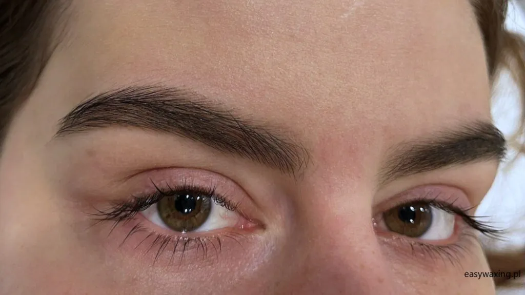 Uczulenie na hennę – brwi i rzęsy – czym się objawia i jak wygląda?