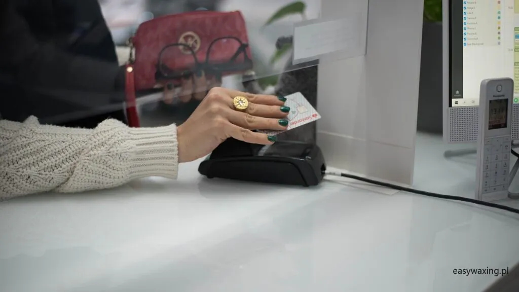 Eyebrow and Eyelash Lamination – How Much Does It Cost? Prices at Home and in a Salon