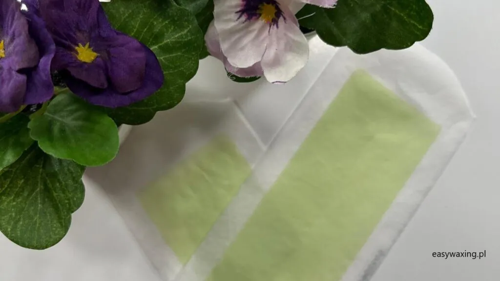 Depilacja bikini plastrami z woskiem w domu – jak wykonać żeby usunąć włoski